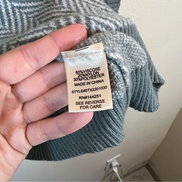 ✨ Sincerely Jules Women’s Gray Black Sweater Vest Small - Picture 5 of 10